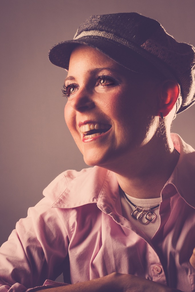 Über Miriam Holzmann Designs 2 Portrait von Miriam Holzmann